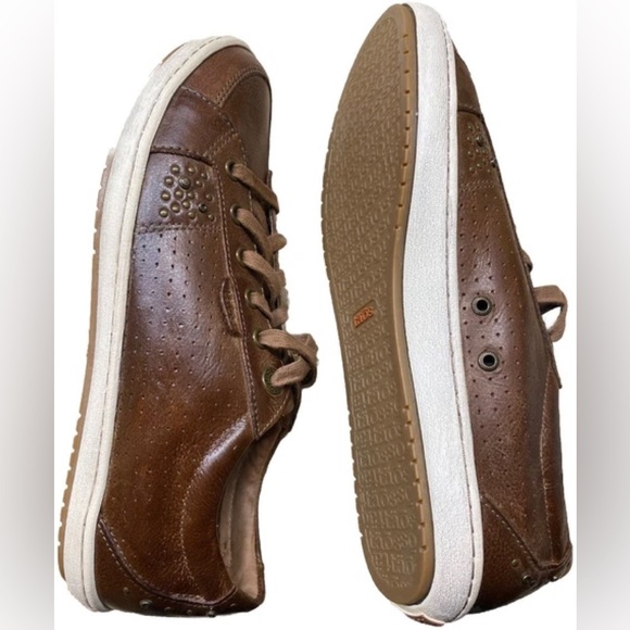 Taos Women's Freedom brown walking leather Sneaker/shoe Studded grunge boho 9 - Picture 6 of 7